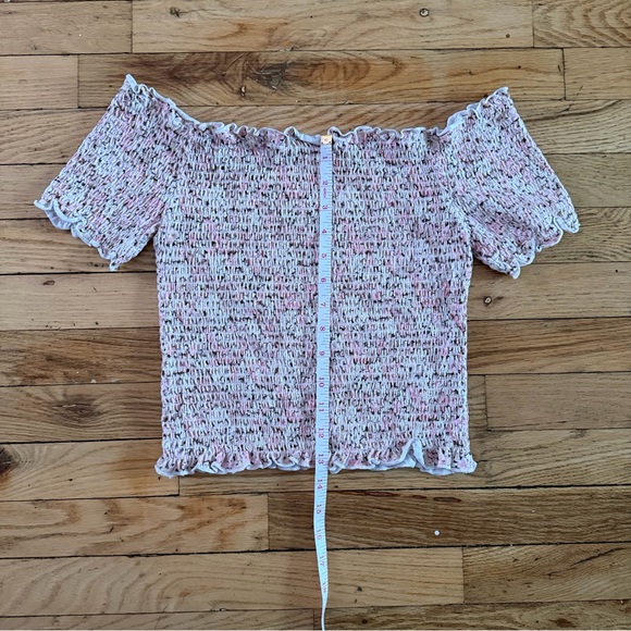 Off-Shoulder Smocked Pink Floral Top - Picture 3 of 4